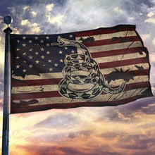 Load image into Gallery viewer, Gadsden Don't Tread On Me - Vintage USA Horizontal Flag